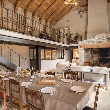 Grande Maison De Famille